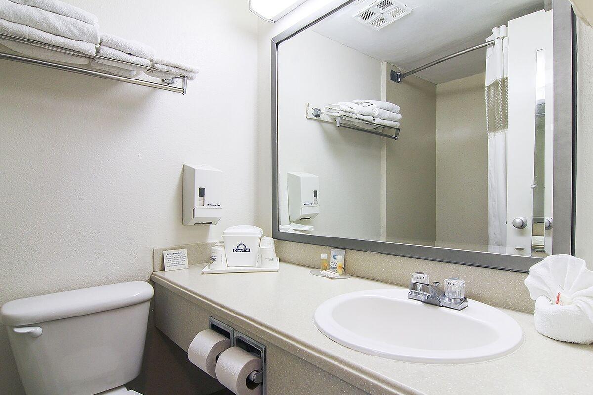 Days Inn By Wyndham Market Center Dallas Love Field Екстериор снимка