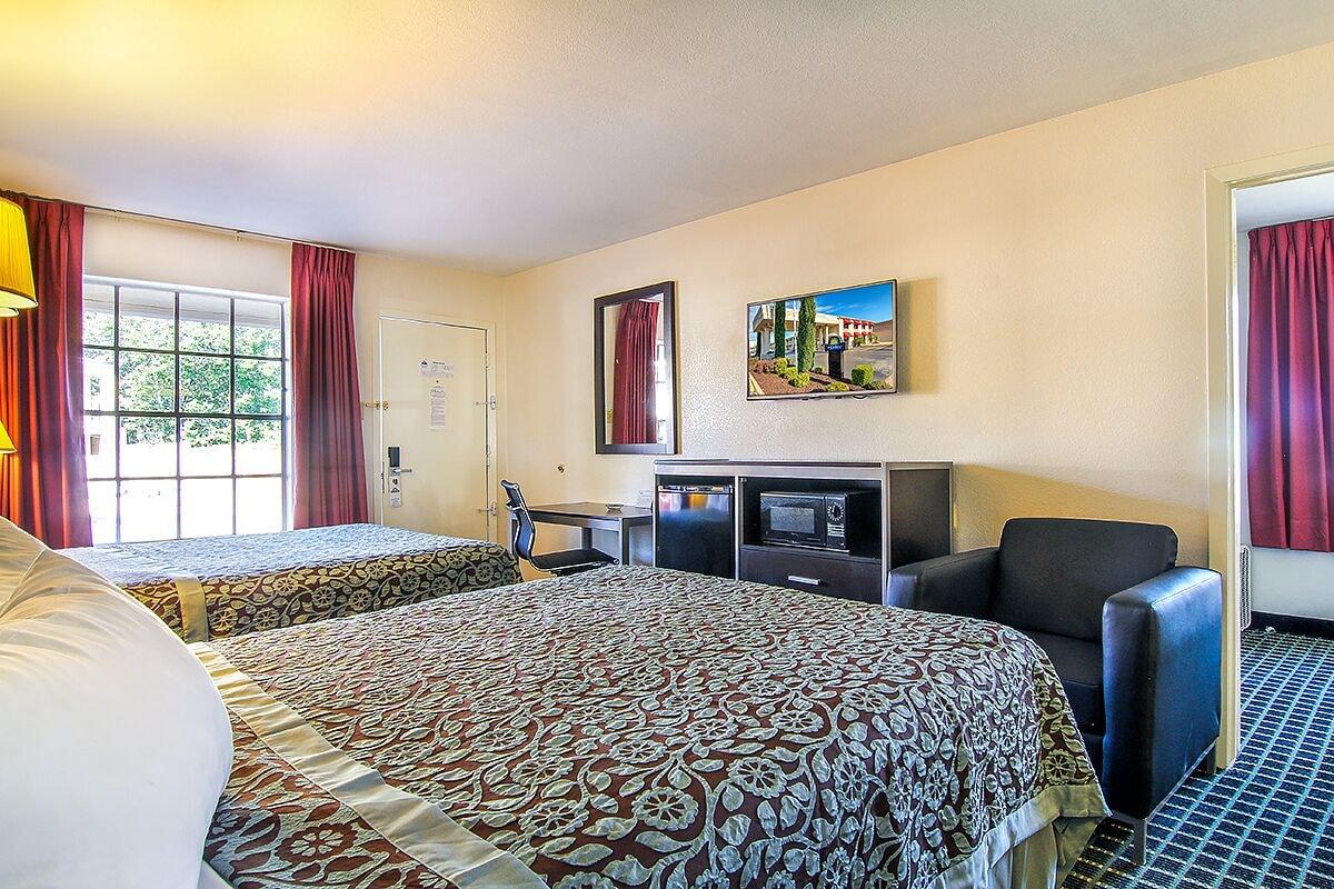 Days Inn By Wyndham Market Center Dallas Love Field Екстериор снимка