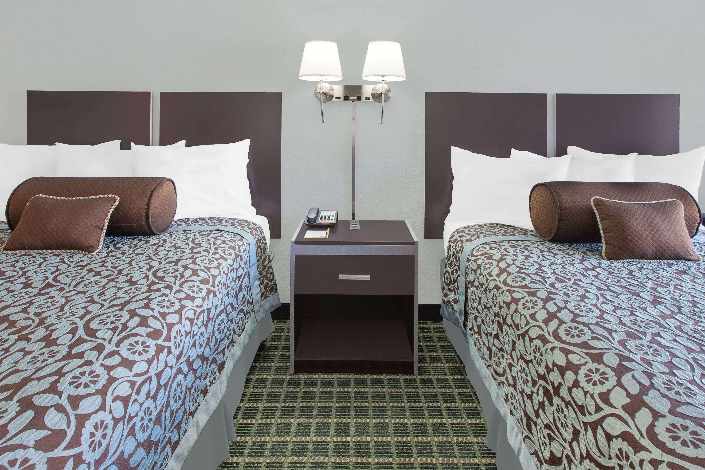 Days Inn By Wyndham Market Center Dallas Love Field Екстериор снимка