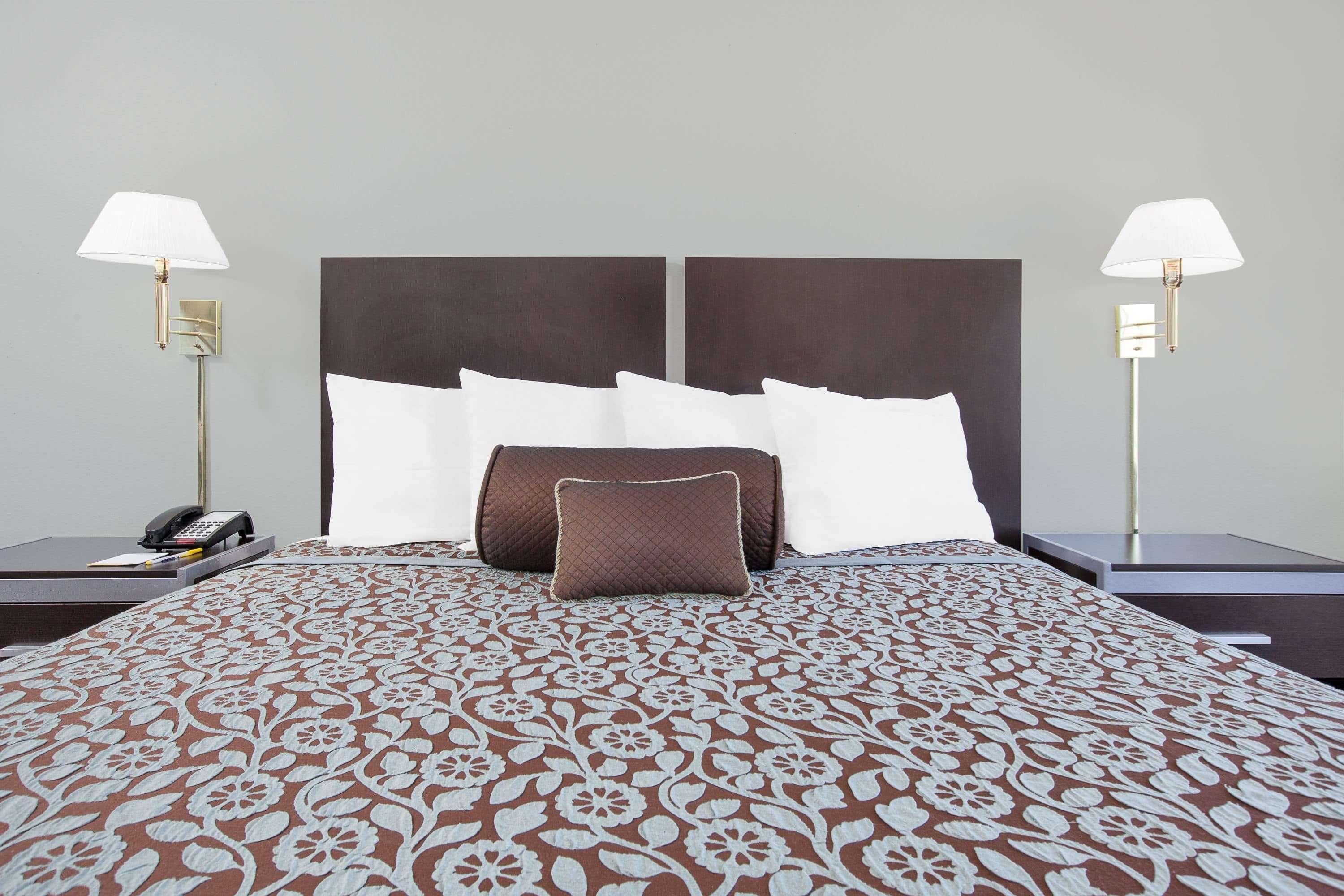 Days Inn By Wyndham Market Center Dallas Love Field Екстериор снимка